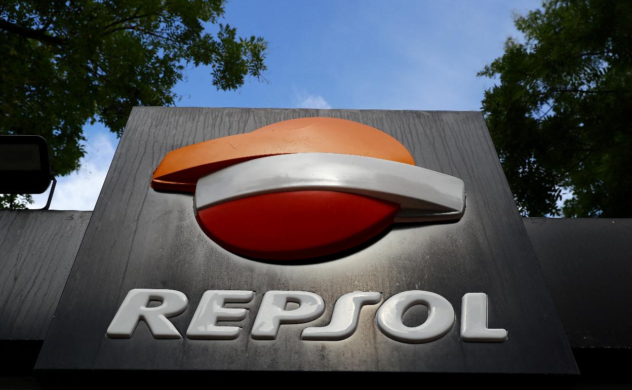 Repsol sells 25 of its exploration business to American fund EIG Sur